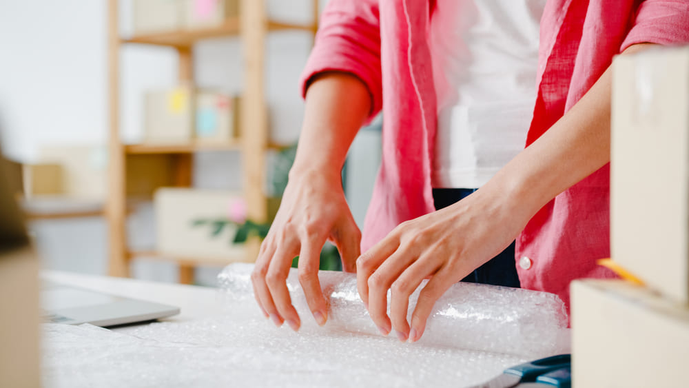 embalar objetos frágiles