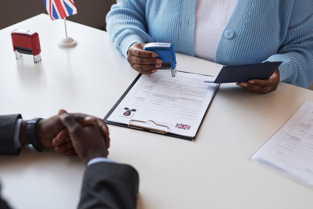 Cómo gestionar visas y permisos de viaje