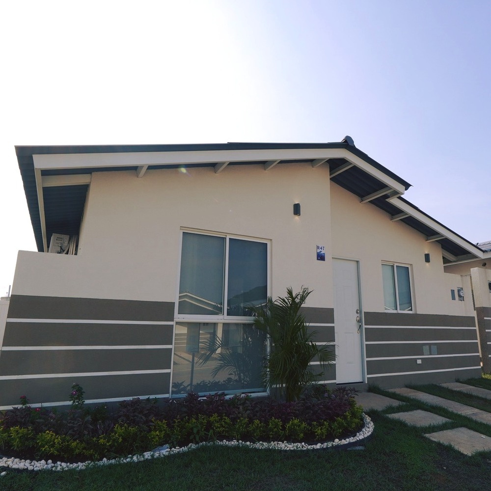 Proyecto inmobiliario moderno Playa Dorada 15