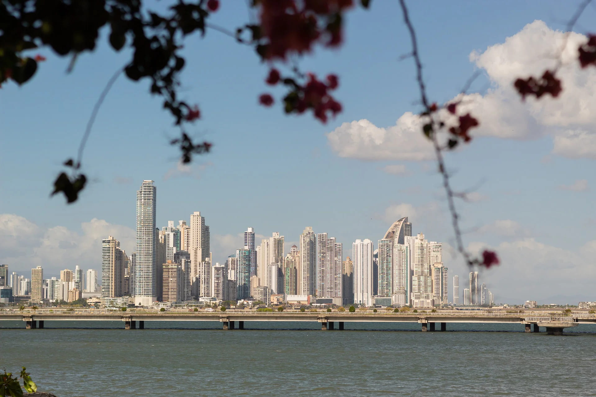 Why has Panama become a popular retirement destination?