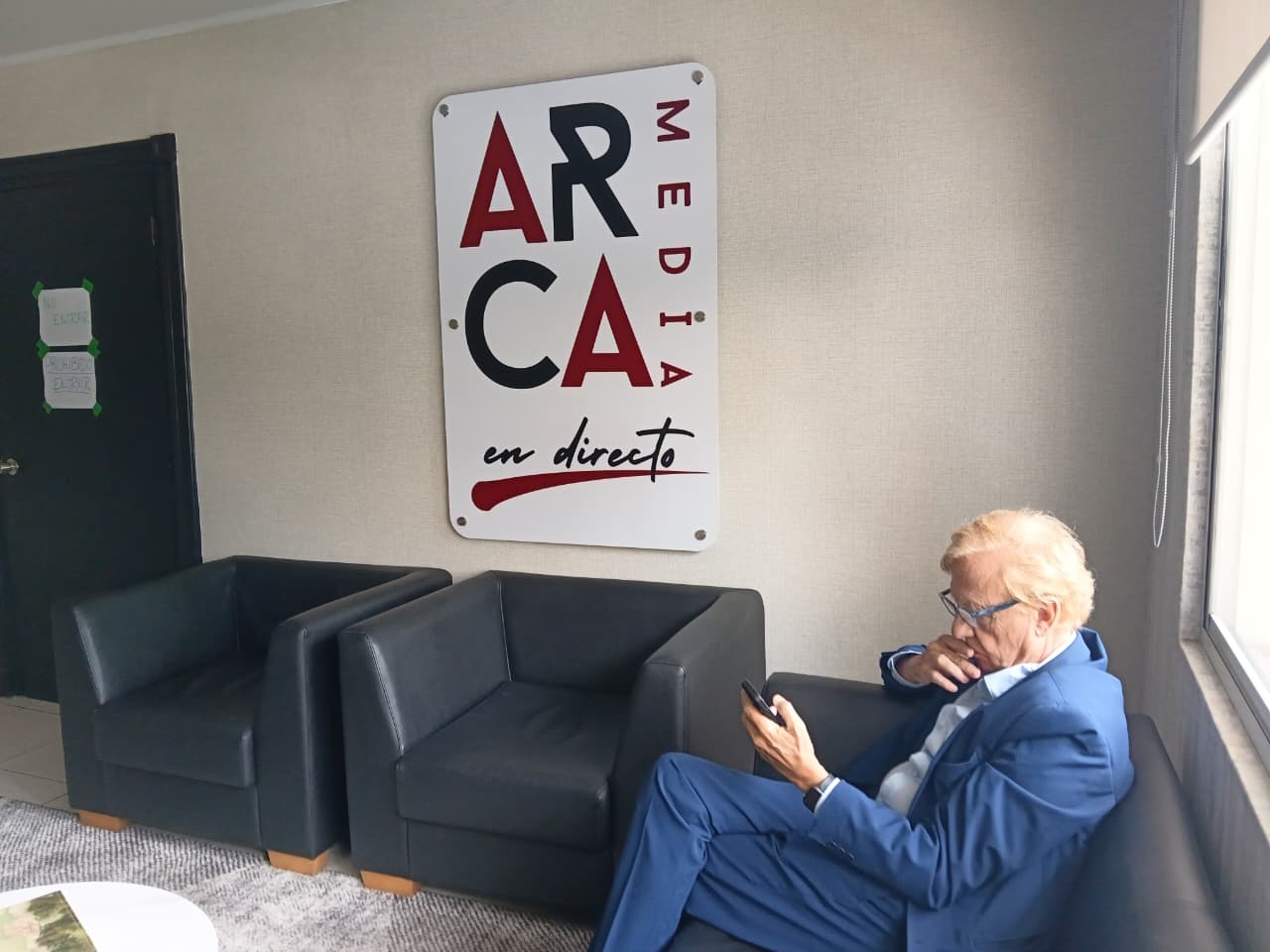 Carlos Malo de Molina presenta su obra El Ensayista en Arca Media
