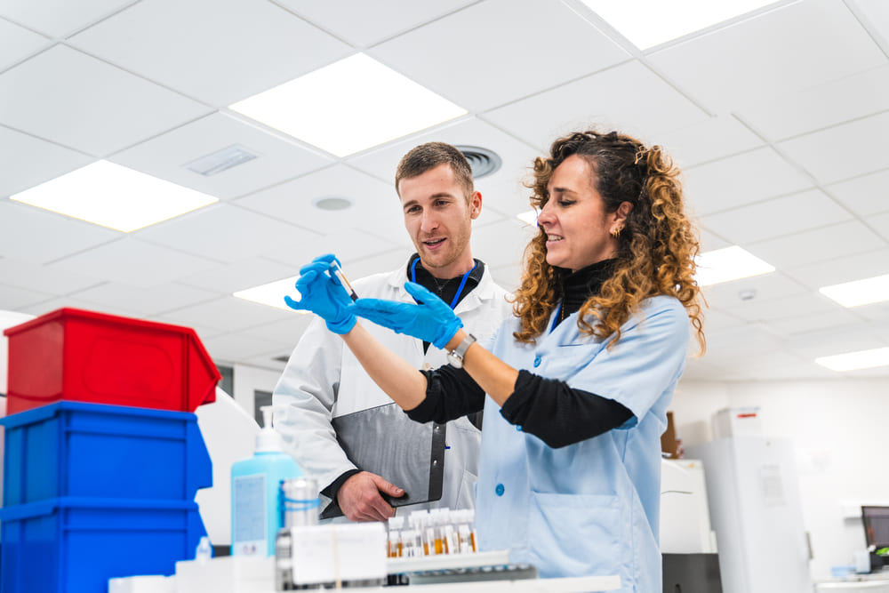 Exámenes de rutina en Laboratorio El Pilar en Guatemala