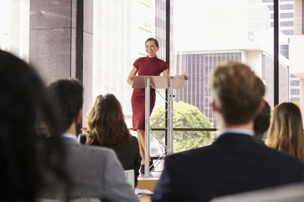 Mamás conferencistas y liderazgo femenino en el mundo empresarial