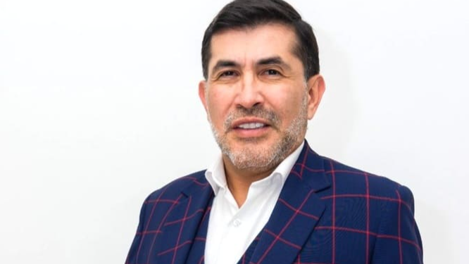 El Dr. Gabriel Cubillos colidera una investigación revolucionaria: la mastopexia asistida por láser