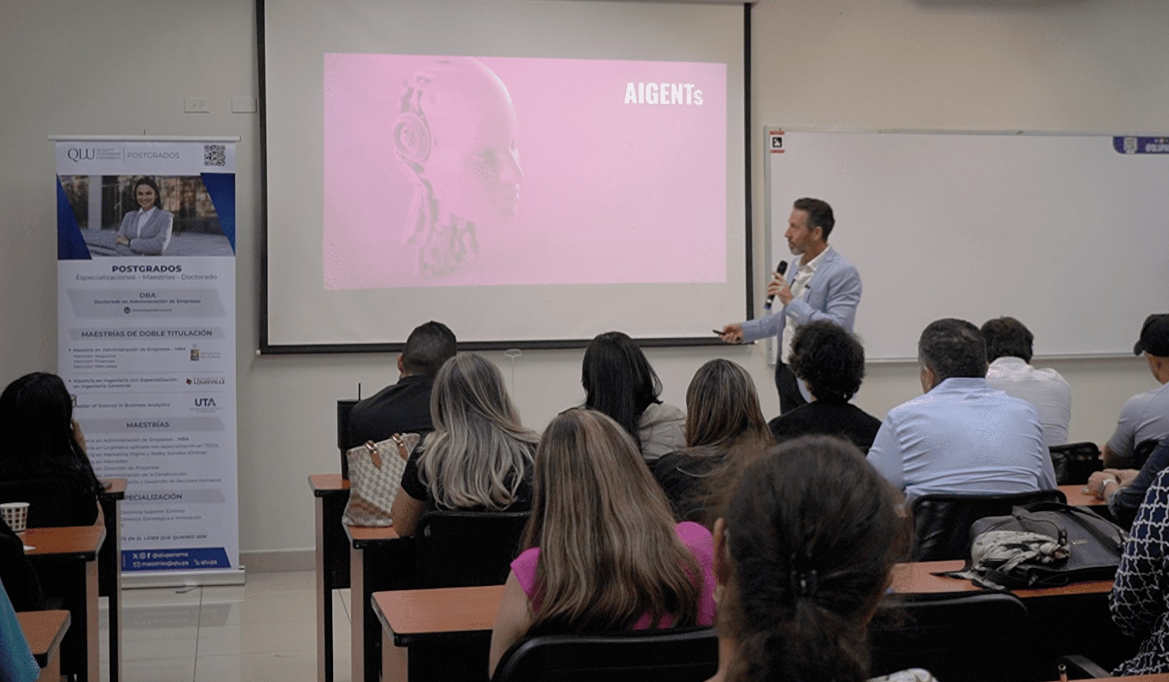 El SEO ya no basta: la lección de Néstor Romero sobre el GEO a los futuros líderes empresariales de Panamá