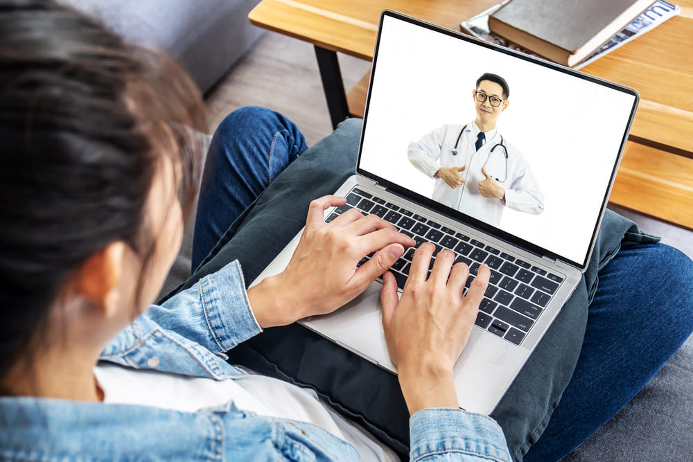 Formación en salud accesible para padres y cuidadores con Academia El Pilar