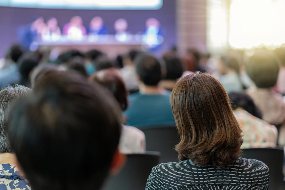Consejos para elegir un conferencista que genere impacto y motivación